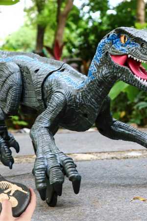 Kids RC Dinosaur Toys Roaring Velociraptor with Lights and Sound Electronic Dinosaur Robot